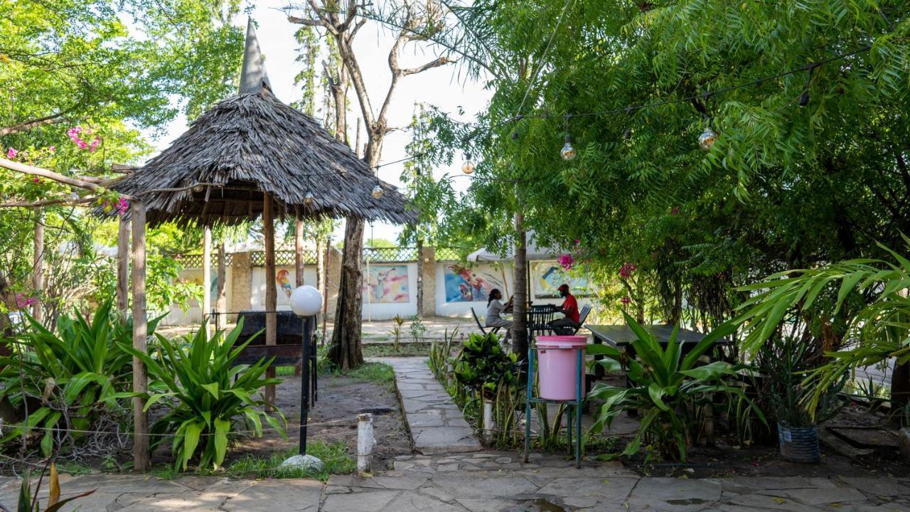 Hostel Tulia House Backpackers Mombasa Zewnętrze zdjęcie
