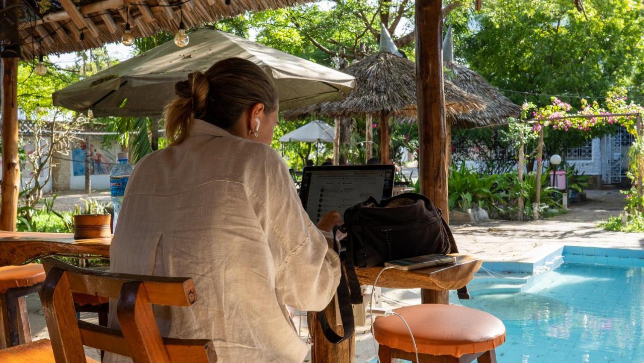 Hostel Tulia House Backpackers Mombasa Zewnętrze zdjęcie