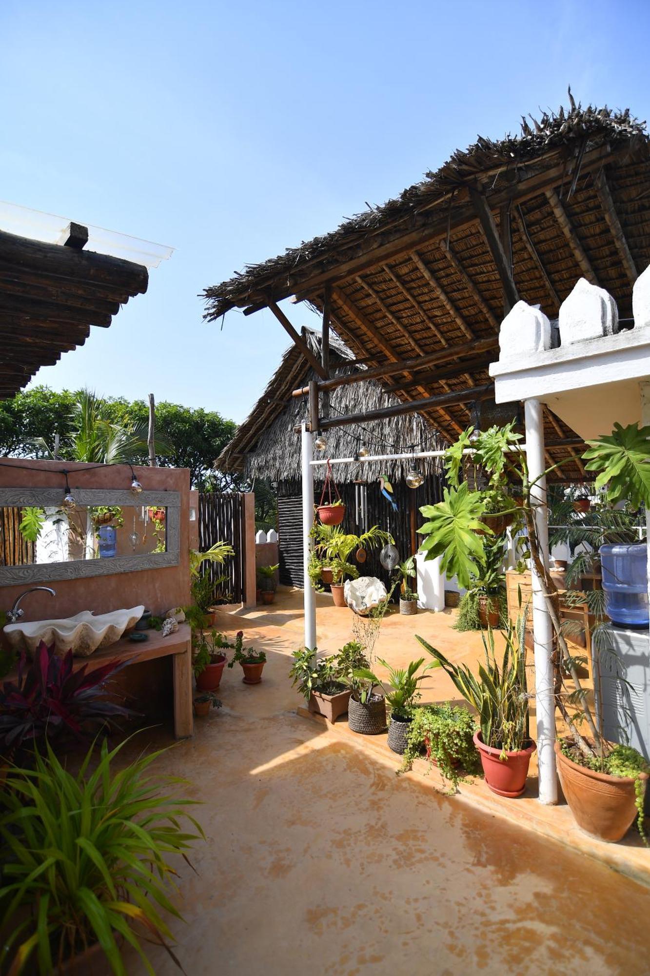 Hostel Tulia House Backpackers Mombasa Zewnętrze zdjęcie