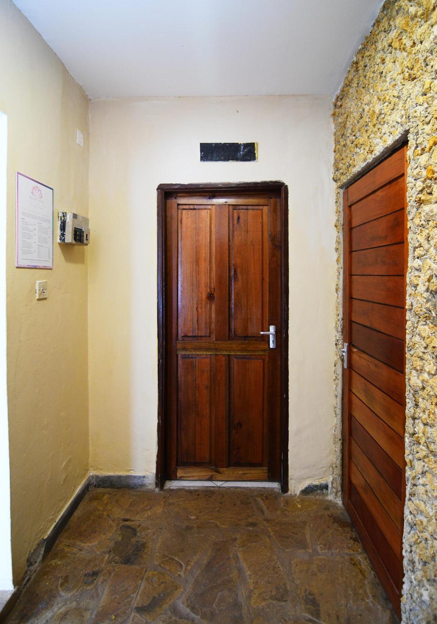 Hostel Tulia House Backpackers Mombasa Zewnętrze zdjęcie