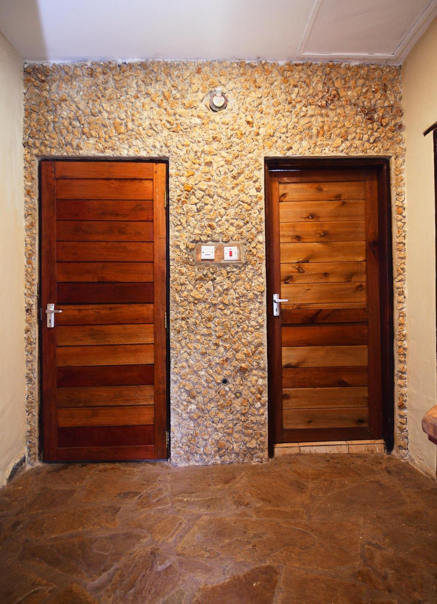 Hostel Tulia House Backpackers Mombasa Zewnętrze zdjęcie